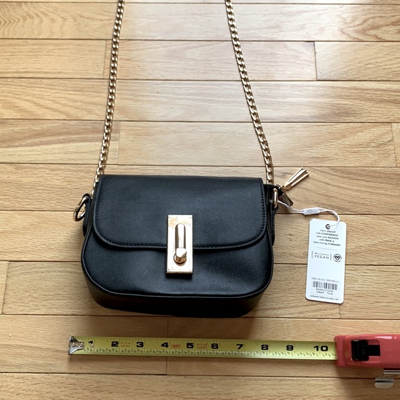 URBAN EXPRESSIONS NWT VEGAN LEATHER SUPER CUTE LINED BLACK BAG W/ GREAT DETAILS - Picture 2 of 6